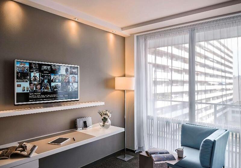景色の見えるスーペリアルーム, Pullman Paris Tour Eiffel