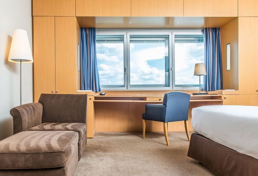 Полулюкс, Sheraton Paris Charles De Gaulle Airport