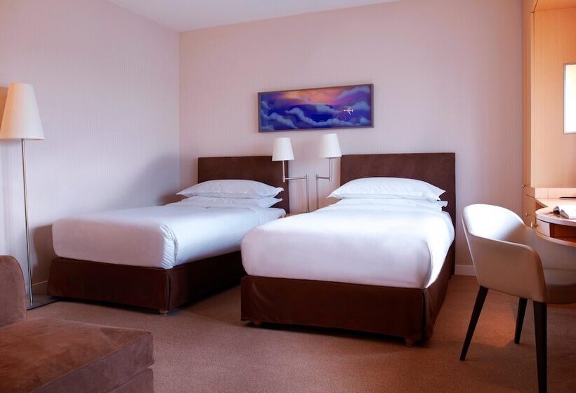 Номер Deluxe, Sheraton Paris Charles De Gaulle Airport