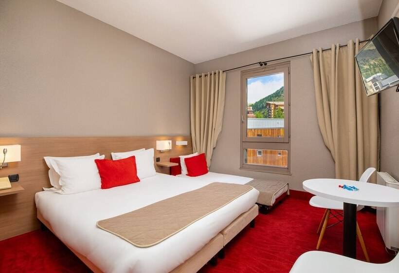 Номер Стандарт Трехместный, Sowell Hotels Le Pas Du Loup