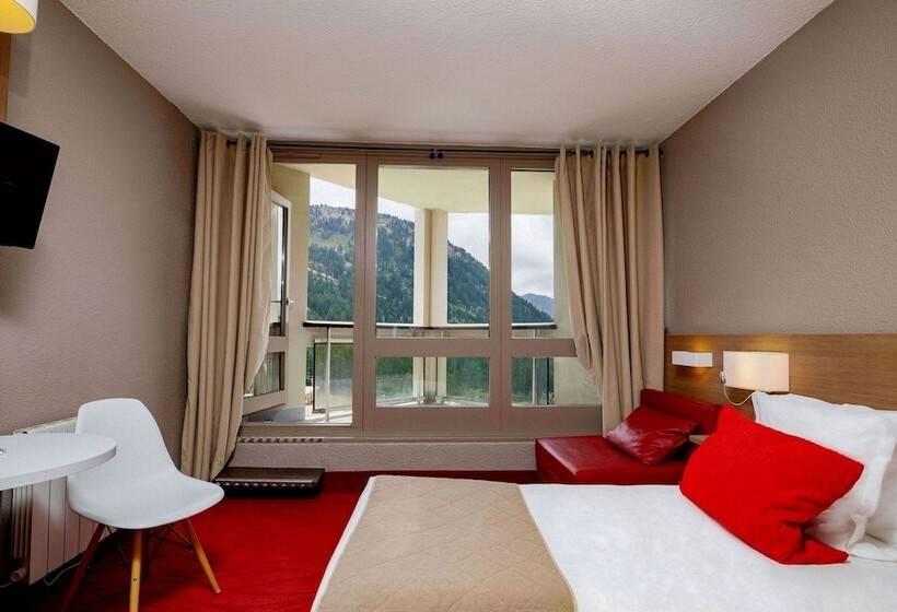 Трехместный Номер Стандарт с Балконом, Sowell Hotels Le Pas Du Loup