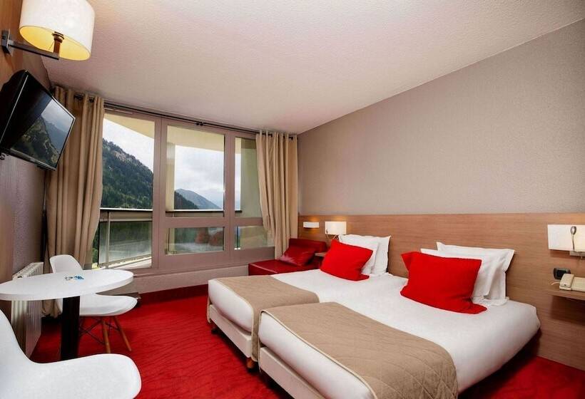 Номер Стандарт Трехместный, Sowell Hotels Le Pas Du Loup