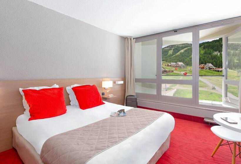Номер Стандарт с Балконом, Sowell Hotels Le Pas Du Loup