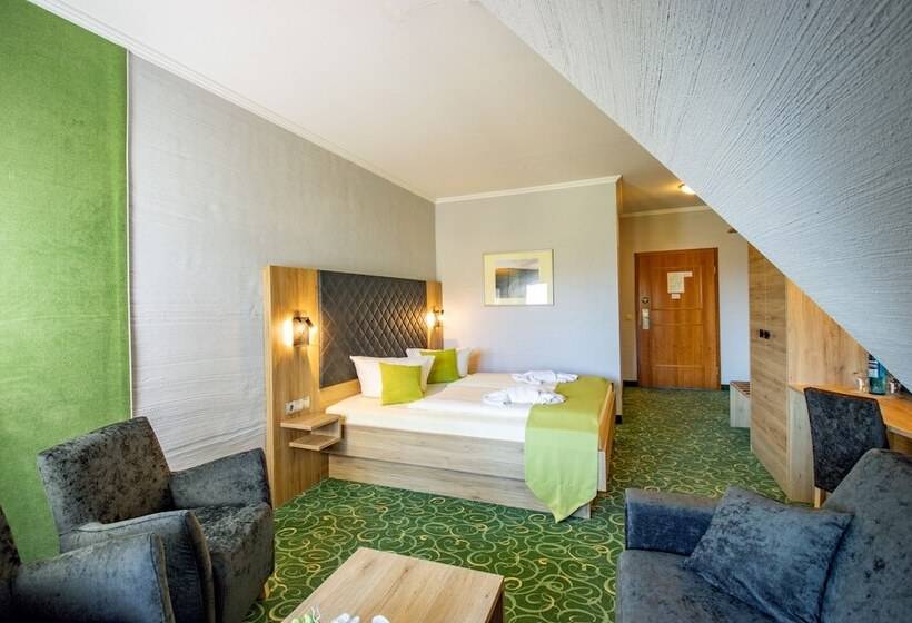 Номер Стандарт с Балконом, Panorama Berghotel Wettiner Höhe