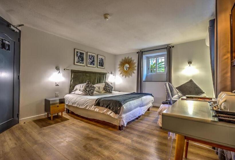 Quarto Triplo Clássico, Villa Claudia Hotel Cannes Centre   Parking