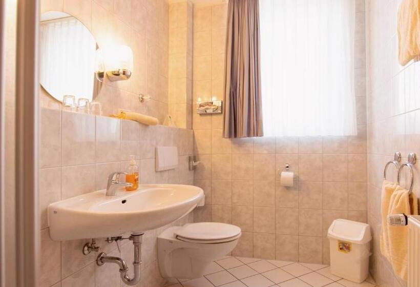 Номер Стандарт Трехместный, Excelsior Bochum