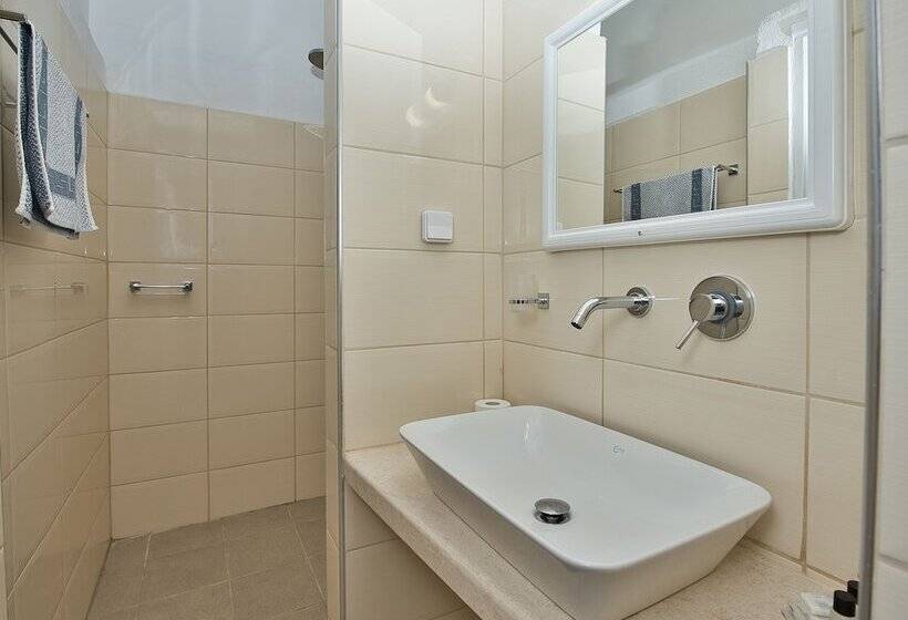 Номер Стандарт Вид на Бассейн, Caldera View Resort   Adults Only