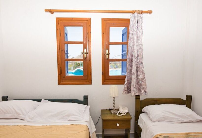 Номер Стандарт Вид на Бассейн, Caldera View Resort   Adults Only
