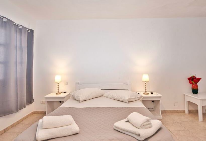 스탠다드 룸 풀장 전망, Caldera View Resort   Adults Only