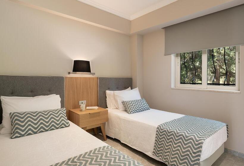 Семейный Полулюкс, Pilot Beach Resort