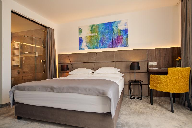 اتاق استاندارد یک نفره, Paris