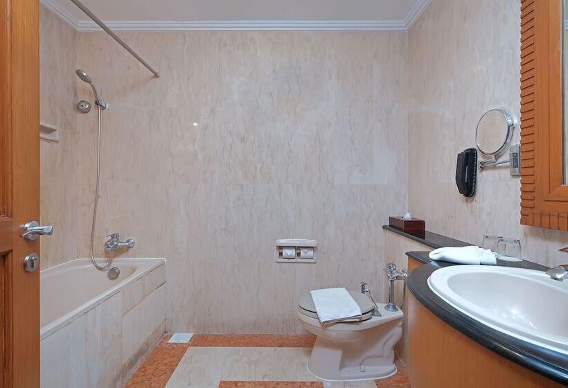 Королевский Люкс, Sunlake Waterfront Resort & Convention