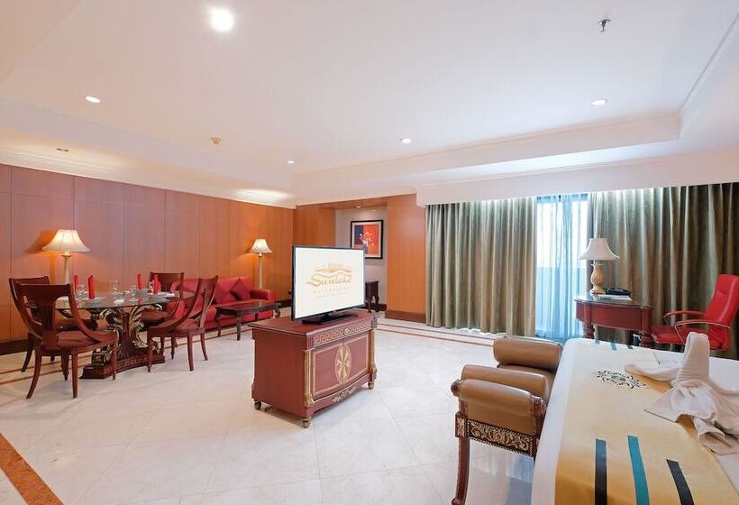Люкс, Sunlake Waterfront Resort & Convention