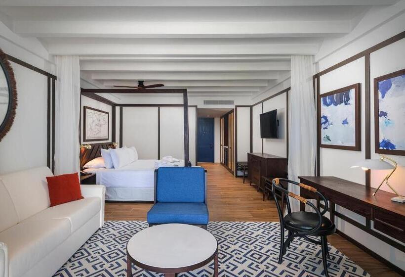 چشم‌انداز دریای سوئیت جونیور پرستیژ, Ocean Coral Spring Resort - All Inclusive