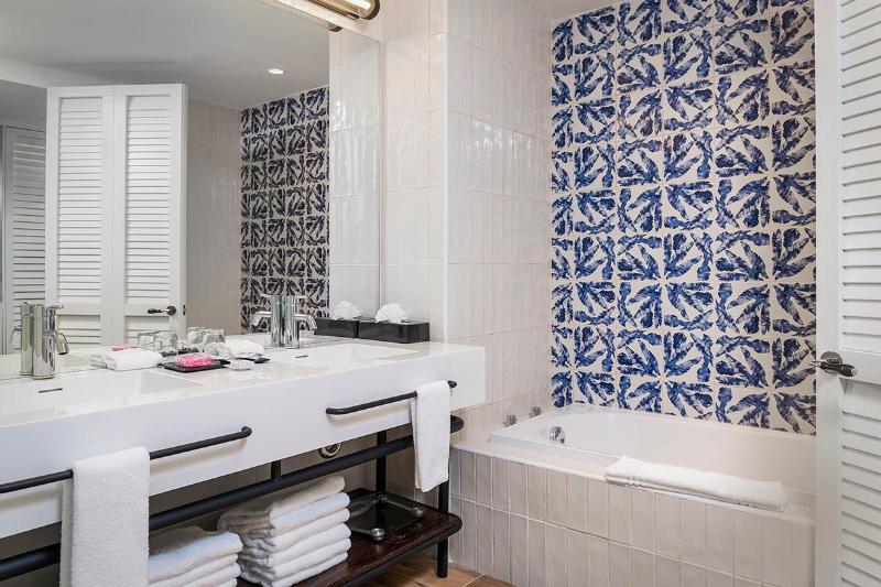 سوییت جونیور با چشم‌انداز استخر, Ocean Coral Spring Resort - All Inclusive