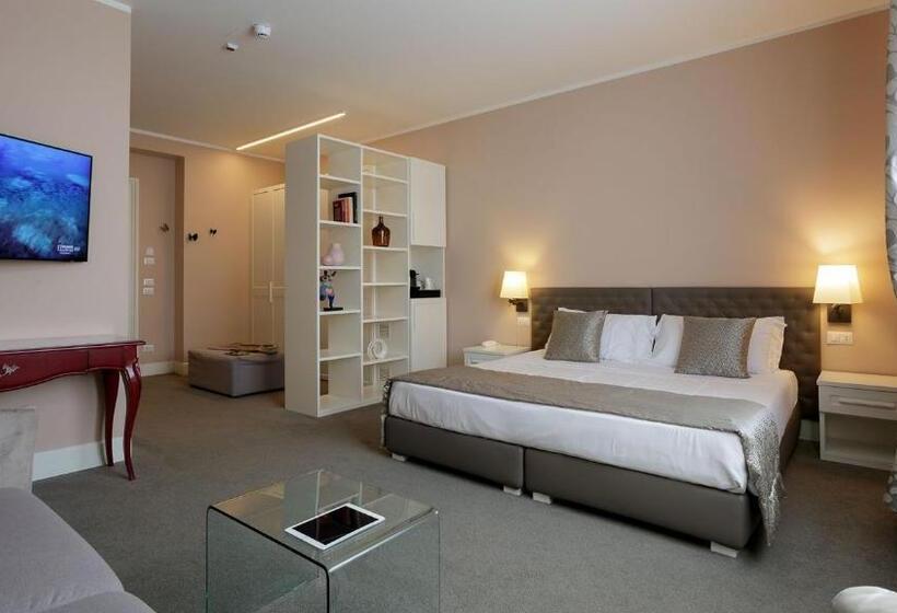Полулюкс, Camin Hotel Luino