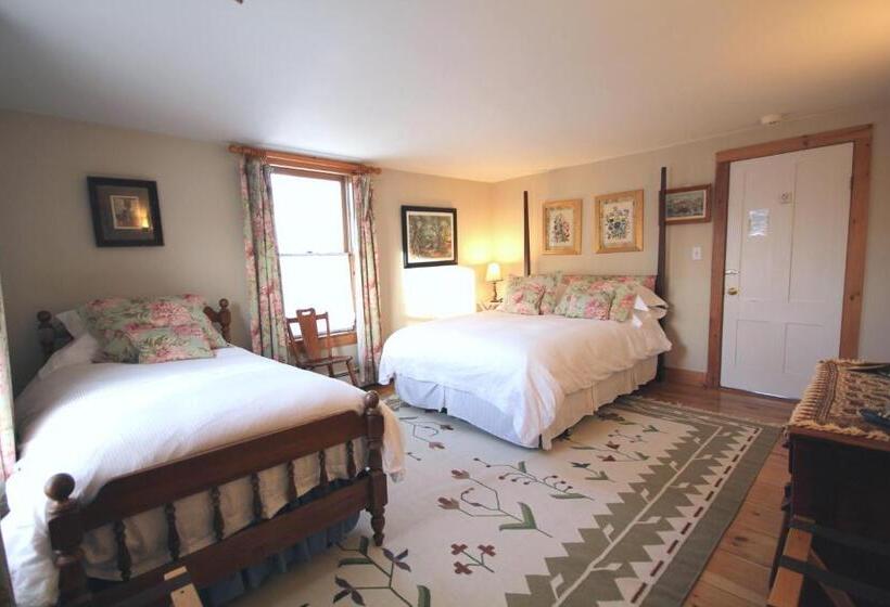 Номер Стандарт Трехместный, Highland Lake Inn