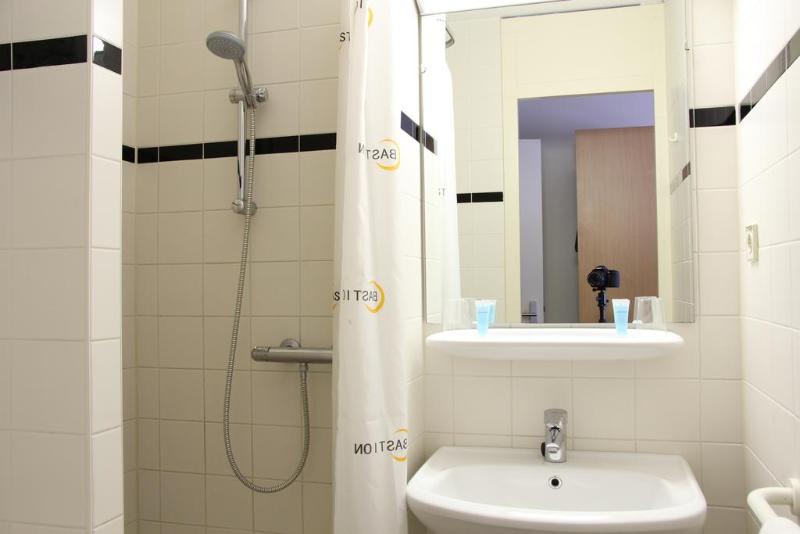 Номер Комфорт, Bastion Hotel Heerlen