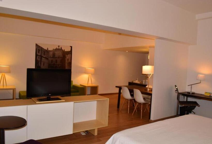 Полулюкс, Fiesta Inn Tlalnepantla