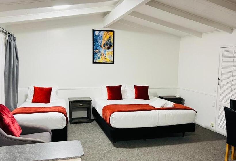 Deluxe Studio, 18th Avenue Thermal Motel