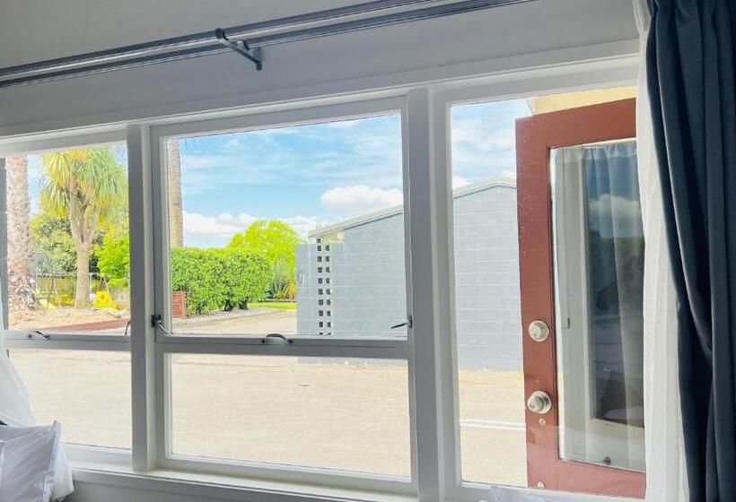 2 Bedroom Apartment, 18th Avenue Thermal Motel