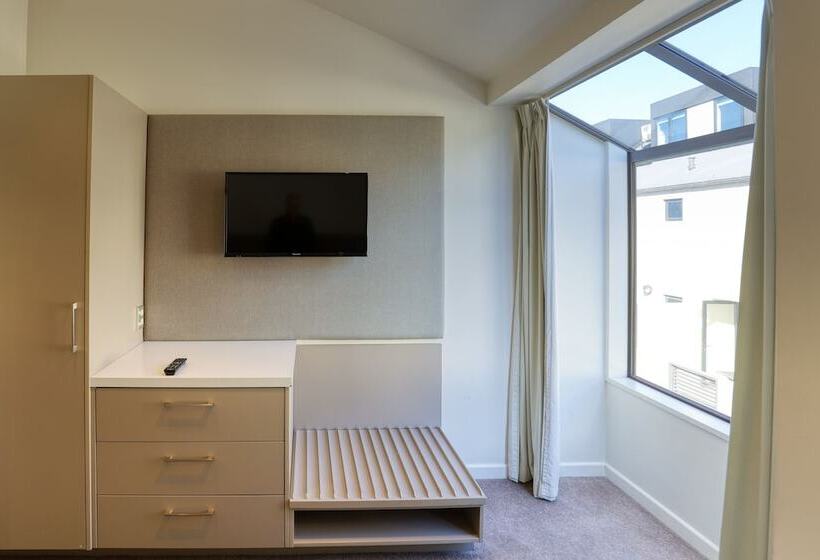 Апартаменты 2 Спальни Внутрение, Garden Court Suites & Apartments