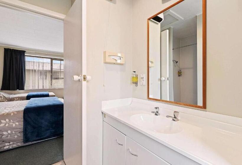 Номер Стандарт, Econo Lodge Canterbury Court Motel