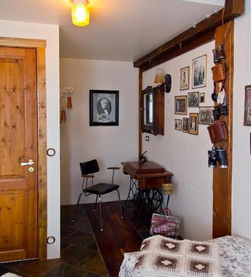 Habitación Estándar Baño Compartido, Raven S Bed