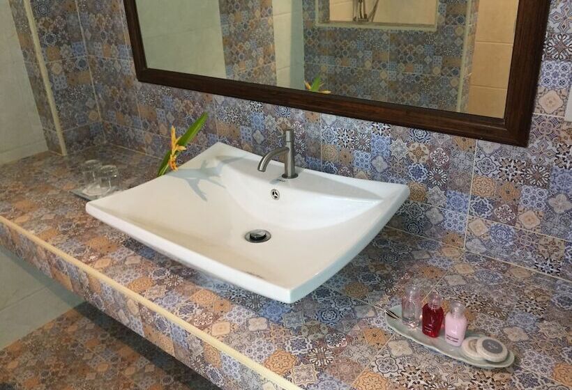 Номер Deluxe, Phetcharat Grand Hotel Maesot