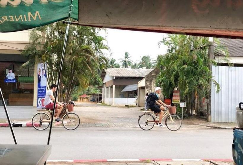 エコノミールーム, Baan Hinlad Home And Hostel