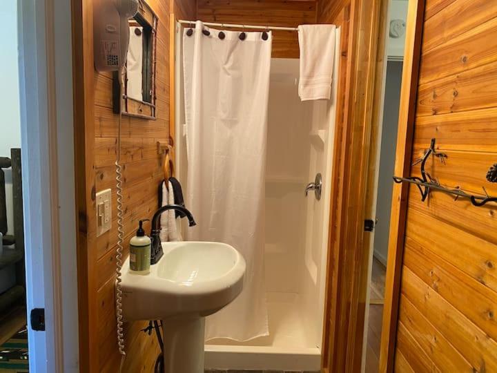 דירת חדר, Trekker, Treehouses Cabins And Lodge Rooms