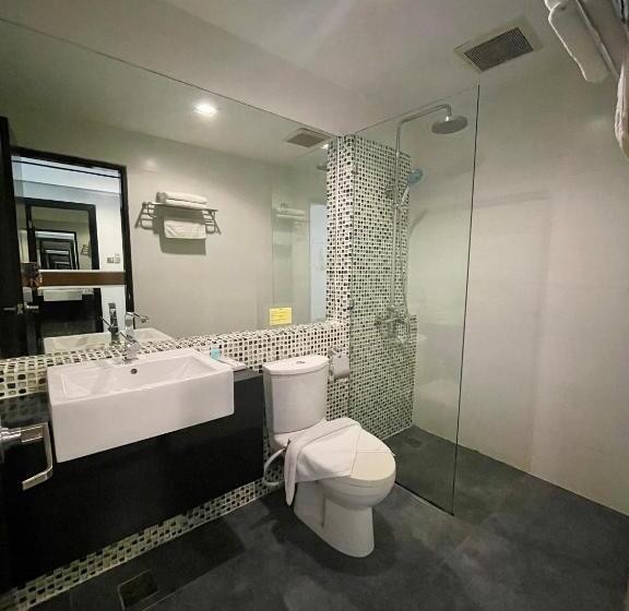 Трехместный Номер Deluxe, New World Express Motel