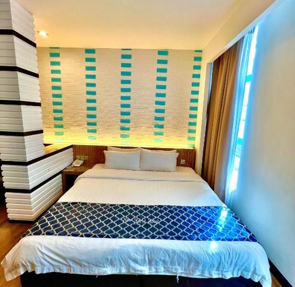 Номер Deluxe Кровать Кинг, New World Express Motel