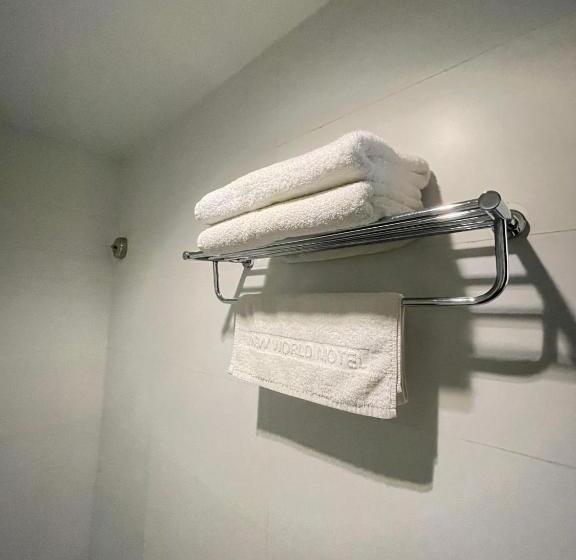 Номер Superior, New World Express Motel