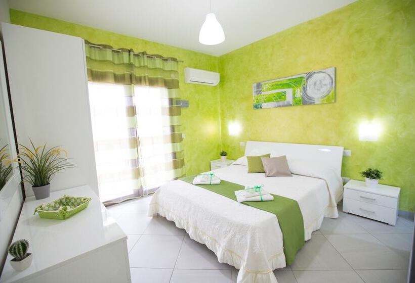 חדר סטנדרט נוף לים עם מרפסת, B&b Pepito