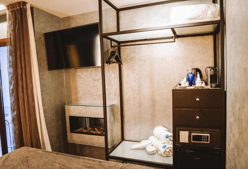 Номер Deluxe с Балконом, Mamma Mia Hotel Boutique   Only Adults