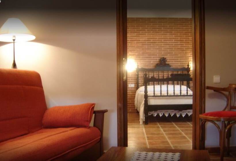سوییت سوپریور, Hostal Casa Laure Y Mª Jose