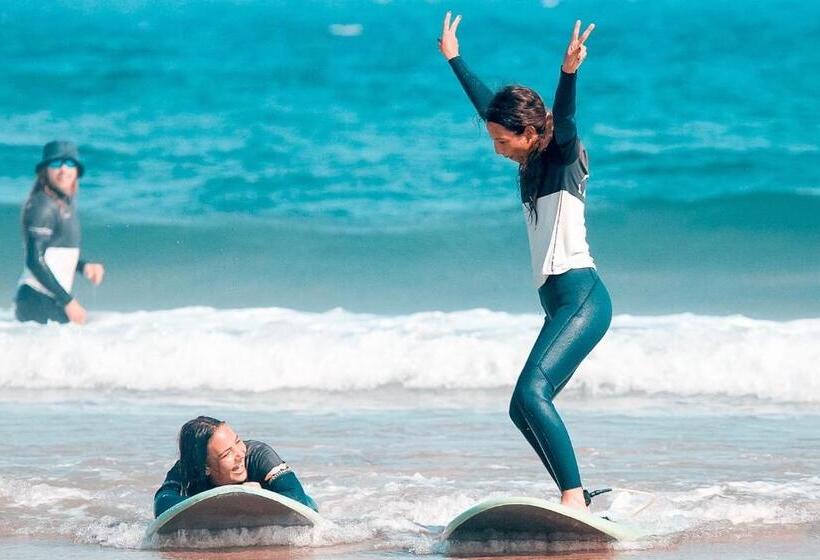 اتاق لوکس با بالکن, La Wave Surf House