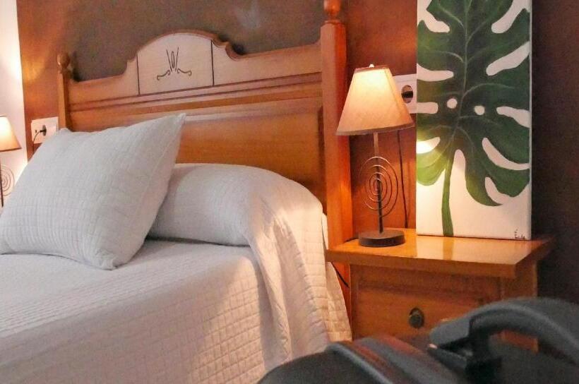 Номер Стандарт, Hostal Al Andalus