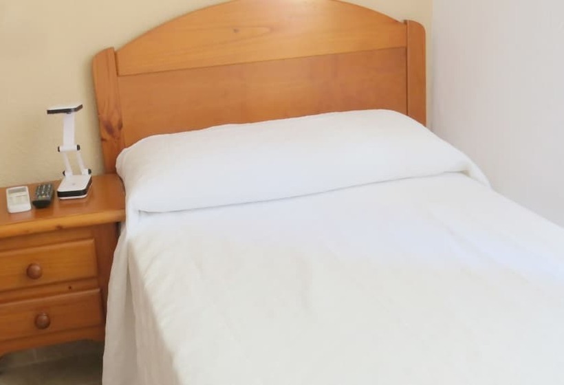 Quarto Estandar Individual, Hostal Barbate