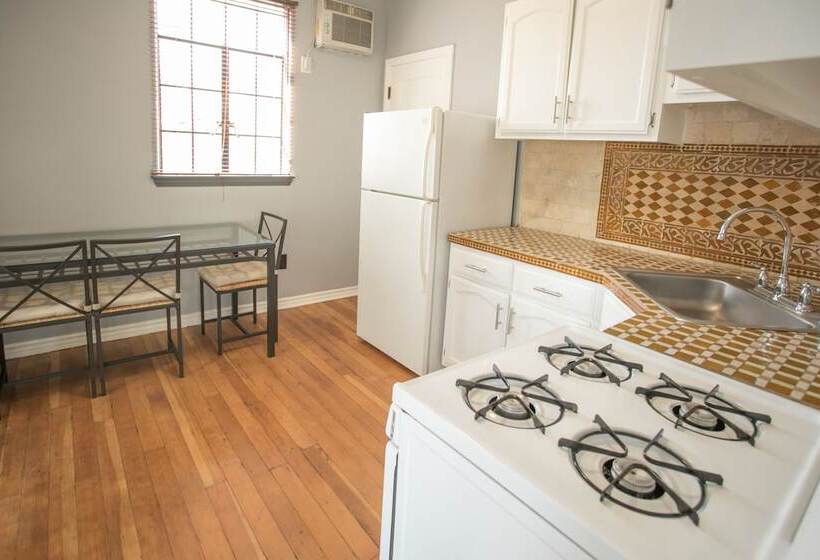 Quarto Ático, Broadlind