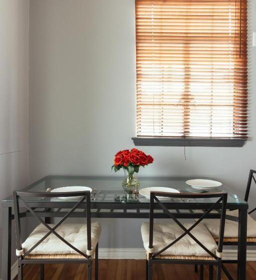 Quarto Ático, Broadlind