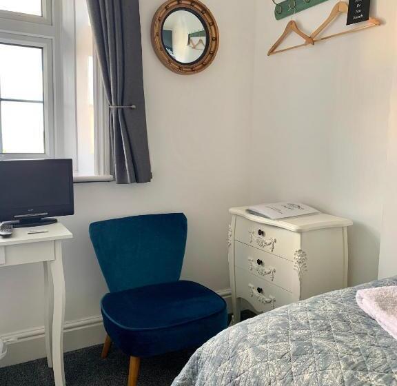 Номер Стандарт Индивидуальный Вид на Море, The Nags Head   Room Only Accommodation
