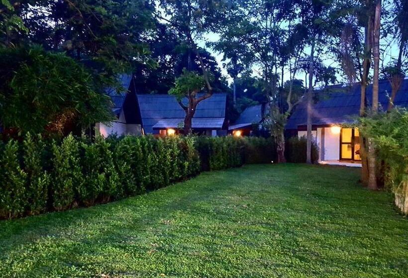 اتاق لوکس با تخت بزرگ, Banyan Resort@rayong