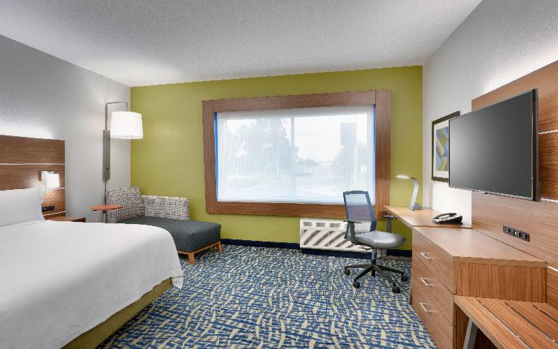 带大床的标准间, Holiday Inn Express & Suites   Gainesville I 75, An Ihg