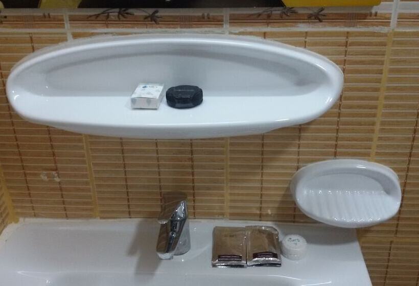 اتاق اجرایی با چشم‌انداز دریا, Mermaid Beach Hotel Llc