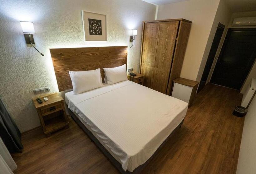 Номер Стандарт Вид на Море, 8 Rooms