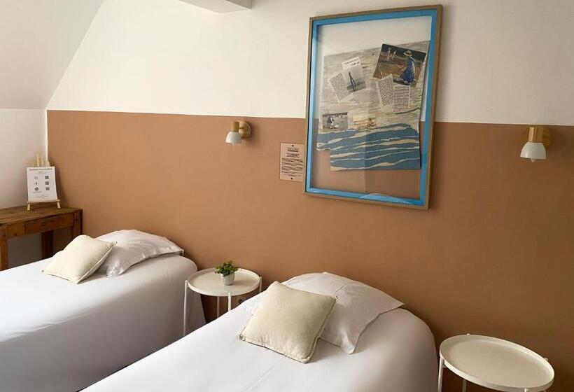 Quarto Estandar, De La Plage
