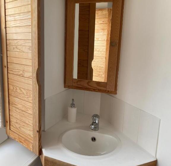 Quarto Familiar, De La Plage