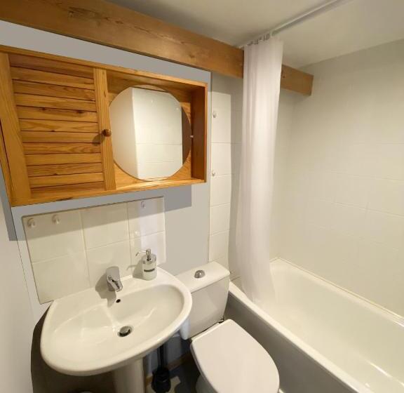 Quarto Estandar, De La Plage